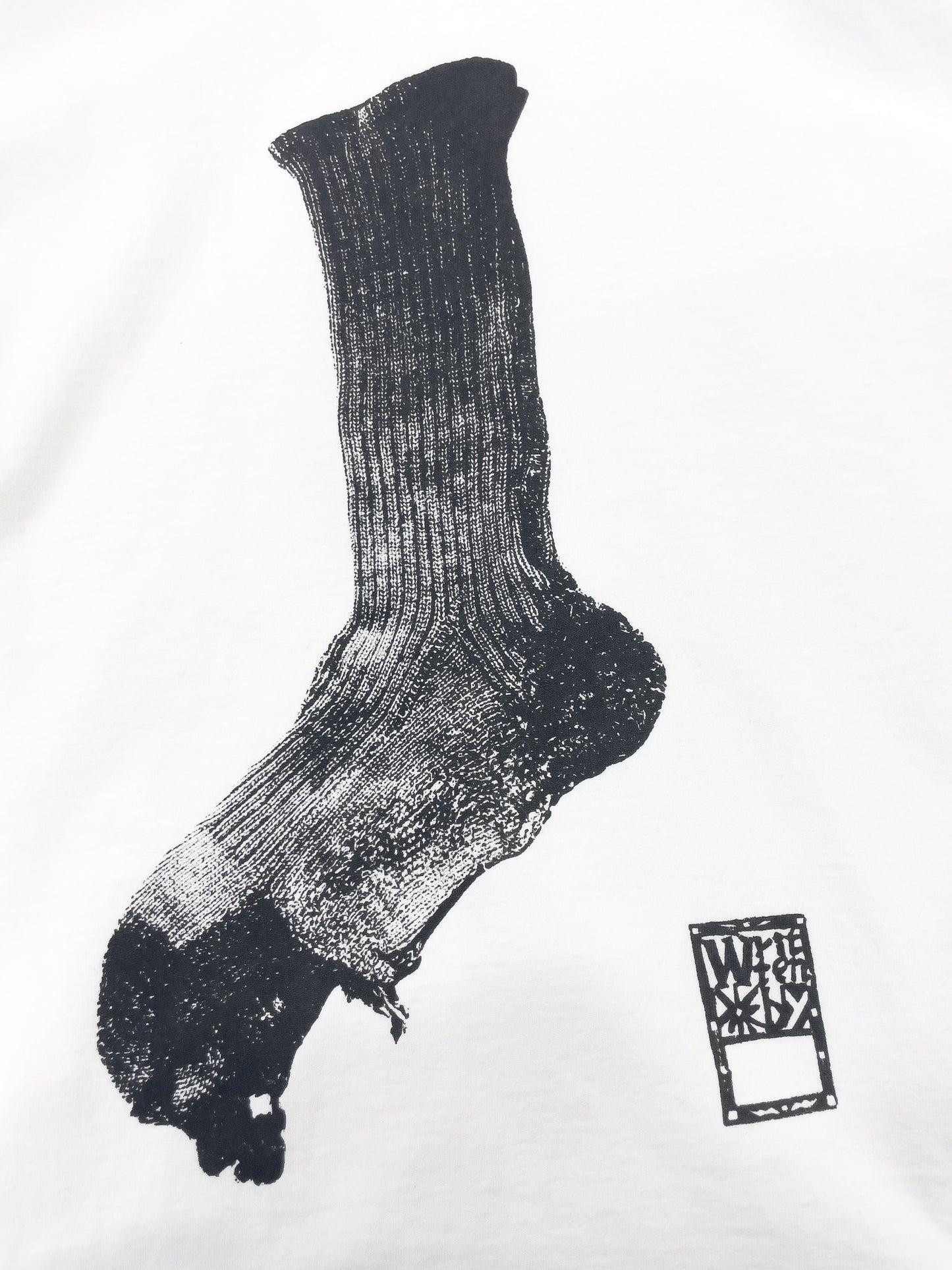 market print T-shirt <socks>