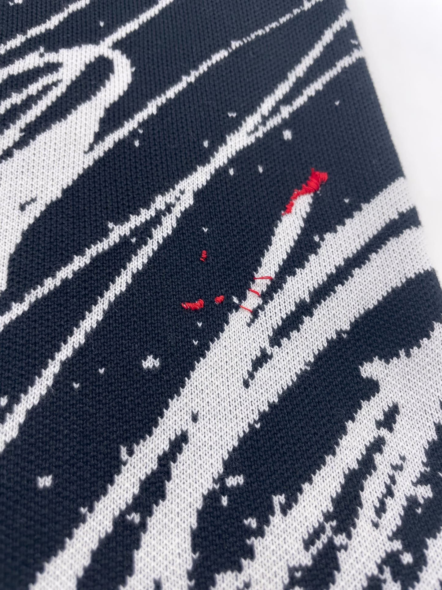 drawing motif knit