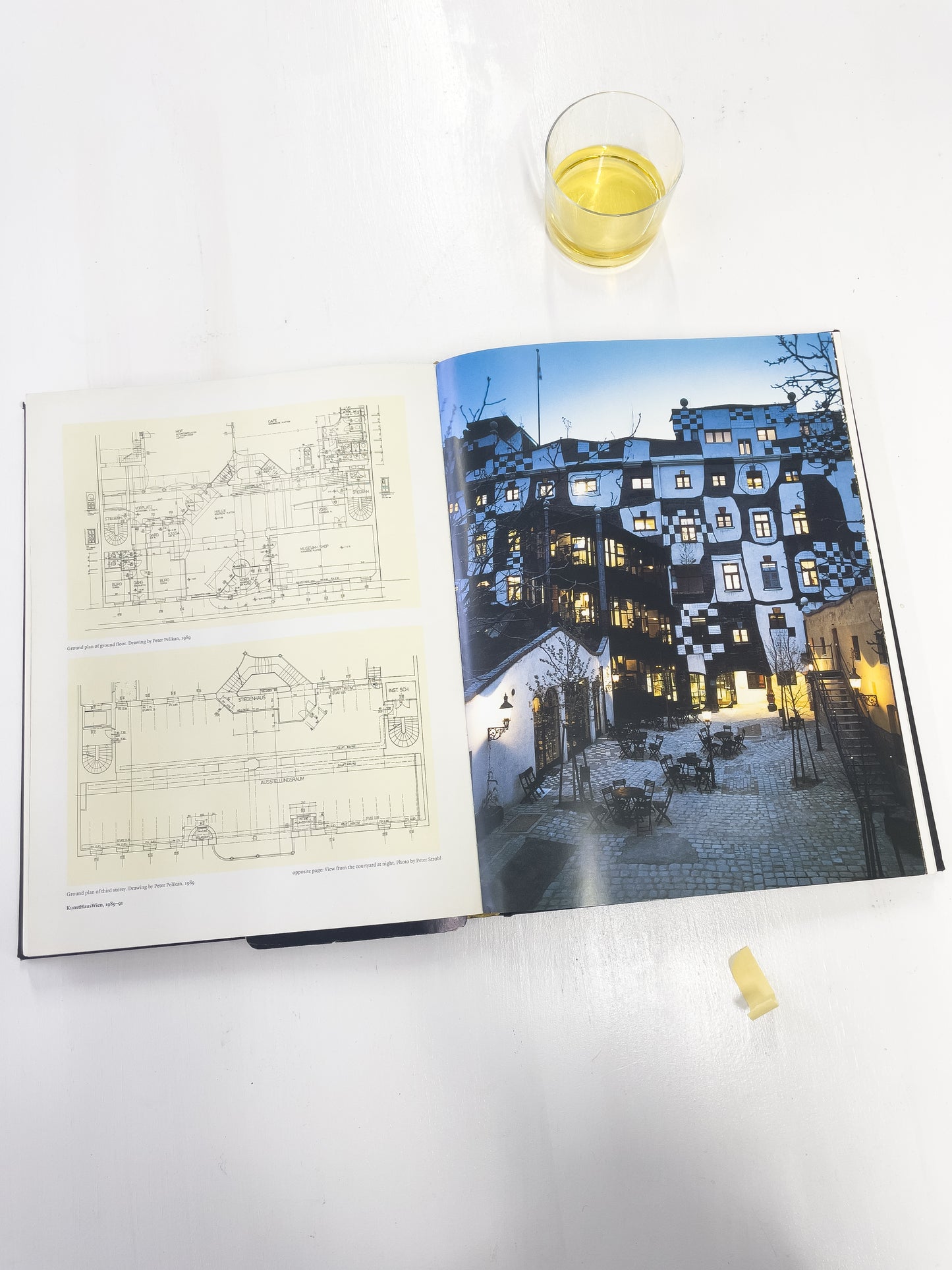 「HUNDERTWASSER ARCHITECTURE」