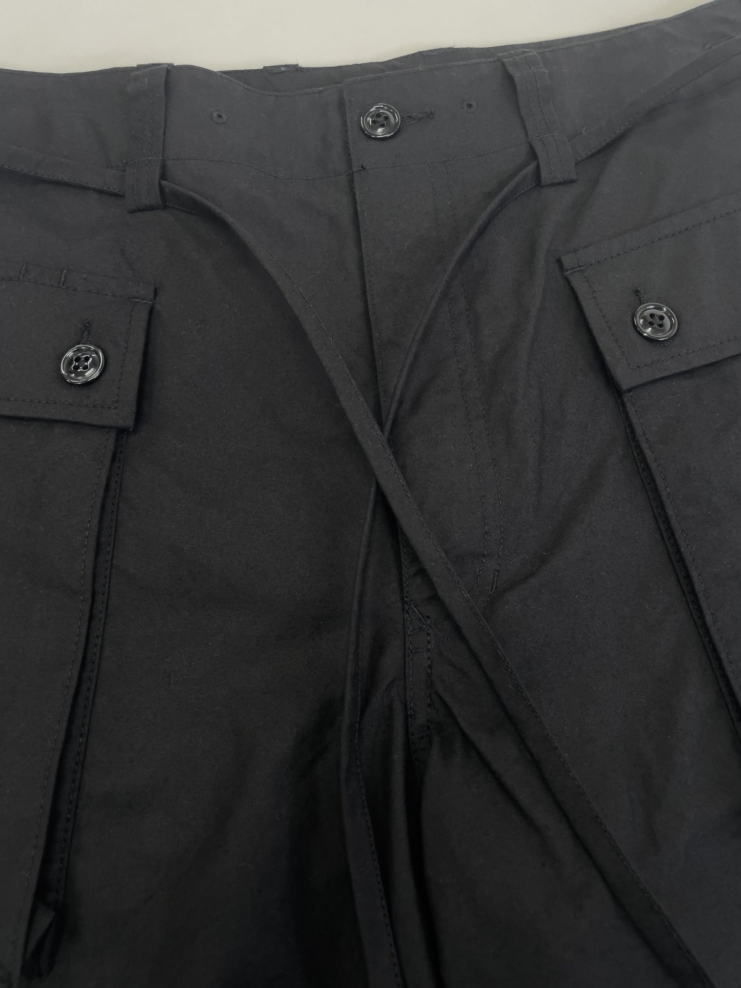 MULTI POCKET SHORT PANTS