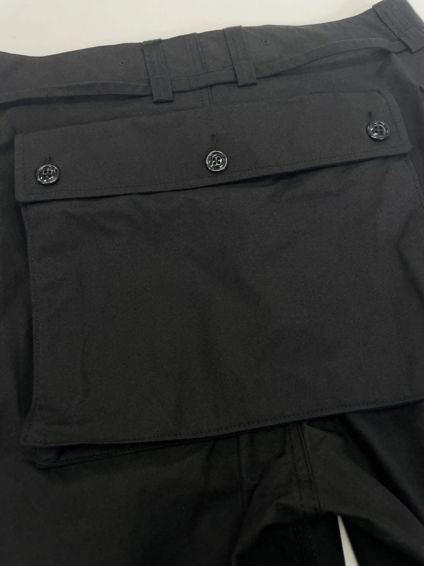 MULTI POCKET SHORT PANTS