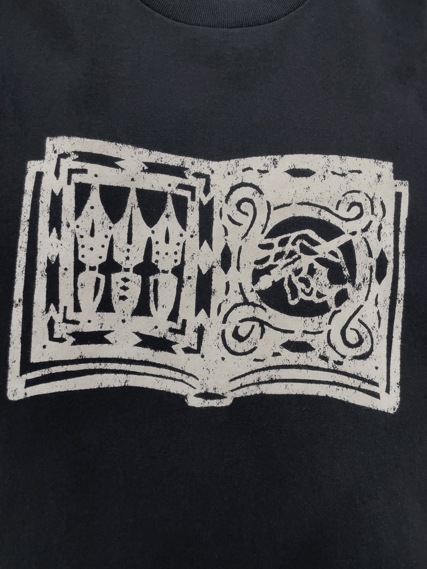 DISCHARGE PRINT T-SHIRT